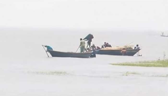 নিষেধাজ্ঞা শেষে পদ্মায় ইলিশ শিকারে গিয়ে হতাশ জেলেরা নিষেধাজ্ঞা শেষে পদ্মায় ইলিশ শিকারে গিয়ে হতাশ জেলেরা