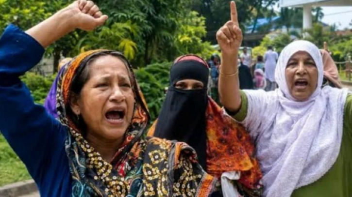 থানা প্রাঙ্গণে ‘জয় বাংলা’ স্লোগান: আওয়ামী লীগ নেতার ৫ স্বজন গ্রেপ্তার