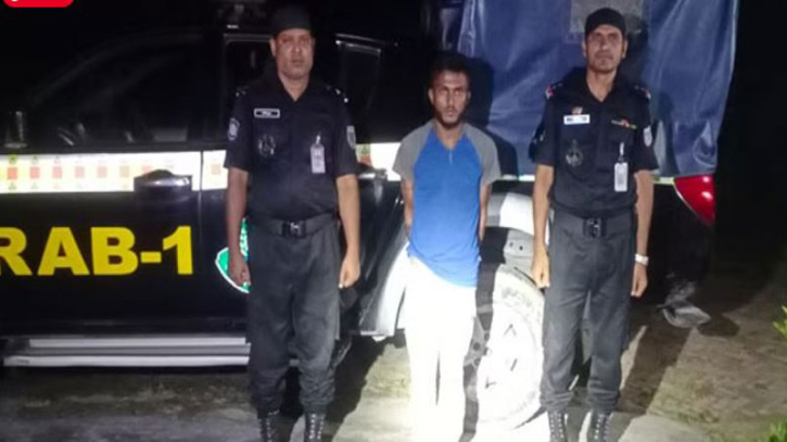 গাজীপুরে বাস থেকে ফেলে হত্যা, চালক আটক গাজীপুরে বাস থেকে ফেলে হত্যা, চালক আটক