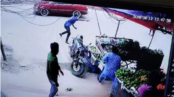 রামপুরায় ‘শীর্ষ সন্ত্রাসী’ পলাশের মাথায় গুলি