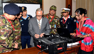 ই-পাসপোর্টের জন্য রাষ্ট্রপতির ফটো গ্রহণ ই-পাসপোর্টের জন্য রাষ্ট্রপতির ফটো গ্রহণ