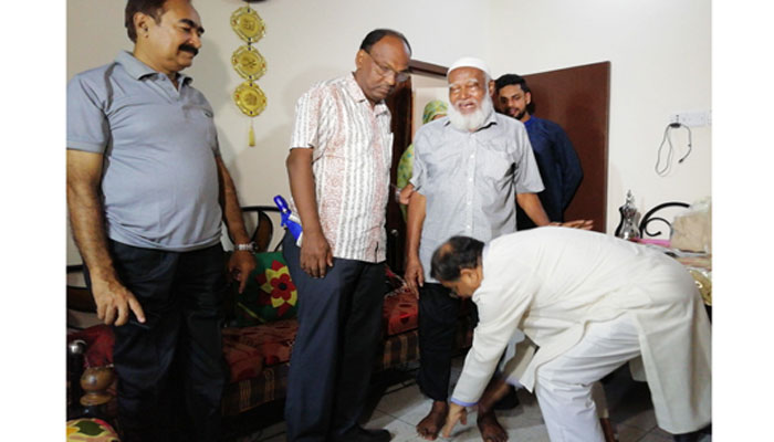স্কুল জীবনের প্রিয় শিক্ষকের সান্নিধ্যে আপ্লুত তথ্যমন্ত্রী স্কুল জীবনের প্রিয় শিক্ষকের সান্নিধ্যে আপ্লুত তথ্যমন্ত্রী