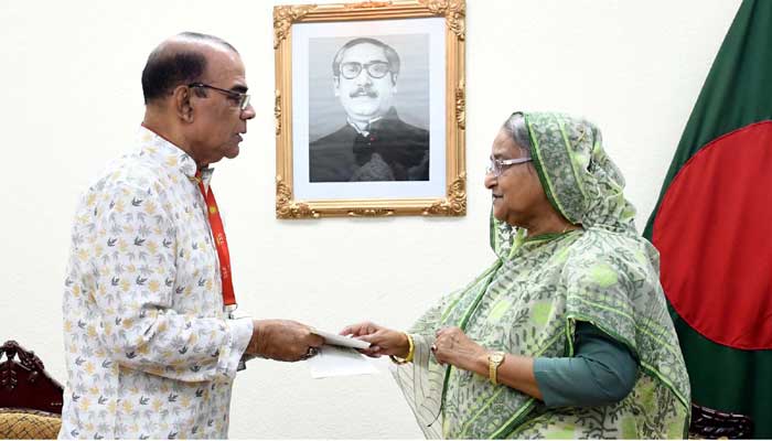 অভিনেতা আহমদ শরীফকে ৩৫ লাখ টাকা অনুদান প্রধানমন্ত্রীর অভিনেতা আহমদ শরীফকে ৩৫ লাখ টাকা অনুদান প্রধানমন্ত্রীর
