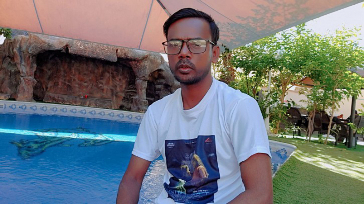 ডিবি কার্যালয়ে হিরো আলম ডিবি কার্যালয়ে হিরো আলম