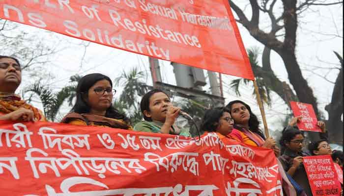 ধর্ষণবিরোধী সমাবেশে যৌন নিপীড়নের বিরুদ্ধে রুখে দাঁড়ানোর আহ্বান ধর্ষণবিরোধী সমাবেশে যৌন নিপীড়নের বিরুদ্ধে রুখে দাঁড়ানোর আহ্বান