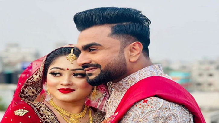 বিয়ের পিঁড়িতে গায়ক ইমরান