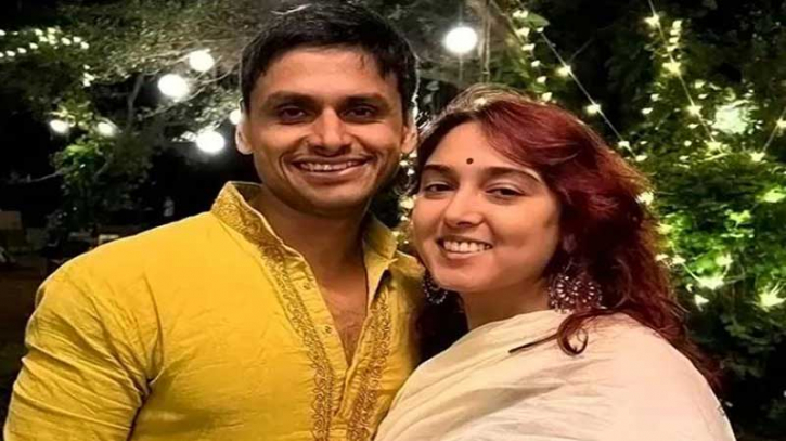বাগদান করেও বিয়ে না হওয়ার ঘোষণা আমির কন্যার বাগদান করেও বিয়ে না হওয়ার ঘোষণা আমির কন্যার
