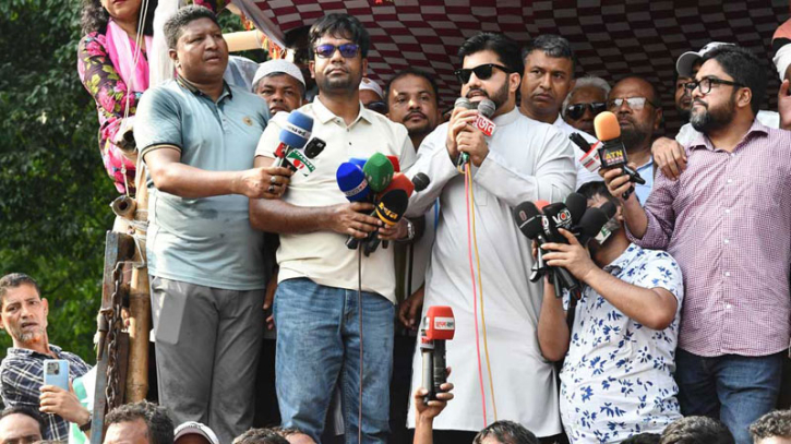 ৪৮ ঘণ্টার জন্য আন্দোলন স্থগিত করলেন ইশরাক ৪৮ ঘণ্টার জন্য আন্দোলন স্থগিত করলেন ইশরাক