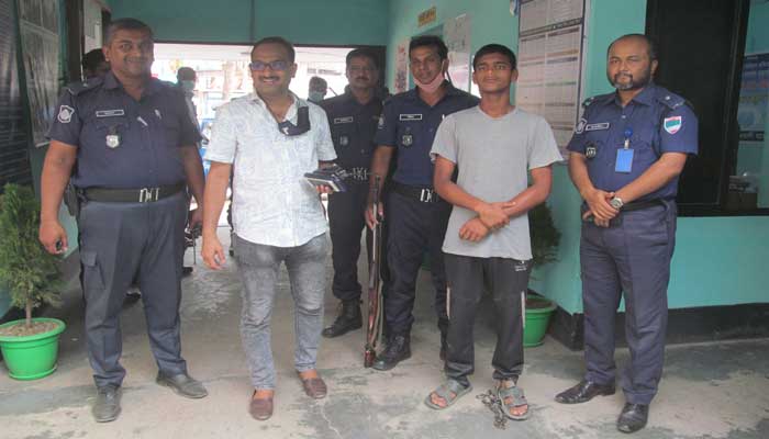 যশোরে শতবর্ষী নারী ধর্ষণের অভিযোগে যুবক আটক যশোরে শতবর্ষী নারী ধর্ষণের অভিযোগে যুবক আটক