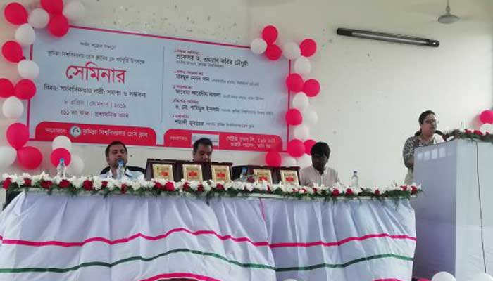 সংবাদকর্মী হিসেবে দৃঢ় হচ্ছে নারীদের অবস্থান সংবাদকর্মী হিসেবে দৃঢ় হচ্ছে নারীদের অবস্থান