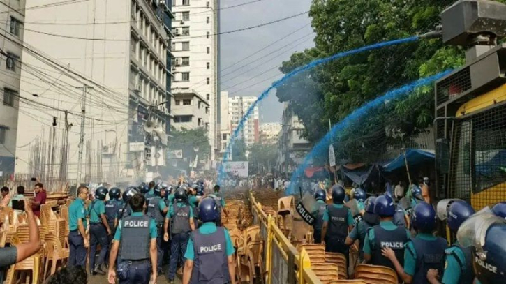 রাজধানীতে জাতীয় পার্টির সমাবেশ করতে দিল না পুলিশ রাজধানীতে জাতীয় পার্টির সমাবেশ করতে দিল না পুলিশ