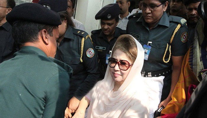 খালেদার আদালত স্থানান্তরের রিটের শুনানি নিয়মিত বেঞ্চে খালেদার আদালত স্থানান্তরের রিটের শুনানি নিয়মিত বেঞ্চে