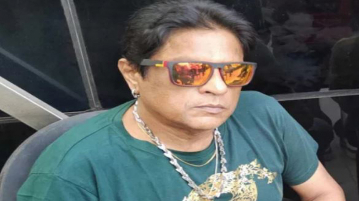গ্রামের বাড়ির পথে খালিদের মরদেহ গ্রামের বাড়ির পথে খালিদের মরদেহ