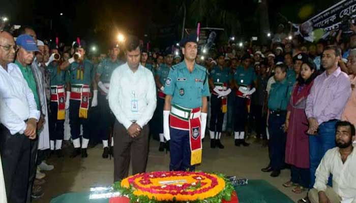 জুরাইনে বাবা-মায়ের পাশে চিরনিদ্রায় সাদেক হোসেন খোকা