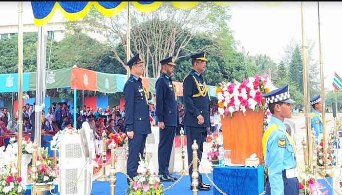 বিমান বাহিনীর ৫০ তম প্রশিক্ষণ সমাপনী কুচকাওয়াজ অনুষ্ঠিত বিমান বাহিনীর ৫০ তম প্রশিক্ষণ সমাপনী কুচকাওয়াজ অনুষ্ঠিত