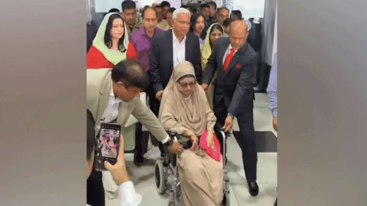 দেশে ফিরলেন খালেদা জিয়া দেশে ফিরলেন খালেদা জিয়া