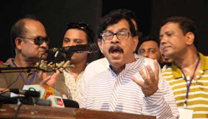 খালেদা টিভির পর্দায় এলে অন্ধকার ঘরে আলো ঝলমল করত : মান্না খালেদা টিভির পর্দায় এলে অন্ধকার ঘরে আলো ঝলমল করত : মান্না