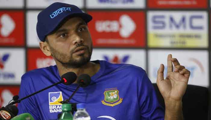 অধিনায়কত্ব ছাড়ার ঘোষণা দিলেন মাশরাফি অধিনায়কত্ব ছাড়ার ঘোষণা দিলেন মাশরাফি