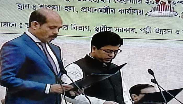 শপথ নিলেন ঢাকার দুই মেয়র শপথ নিলেন ঢাকার দুই মেয়র