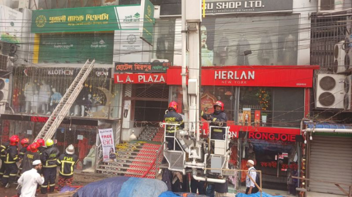 মিরপুরে বহুতল ভবনের আগুন নিয়ন্ত্রণে, উদ্ধার ২৪ জন