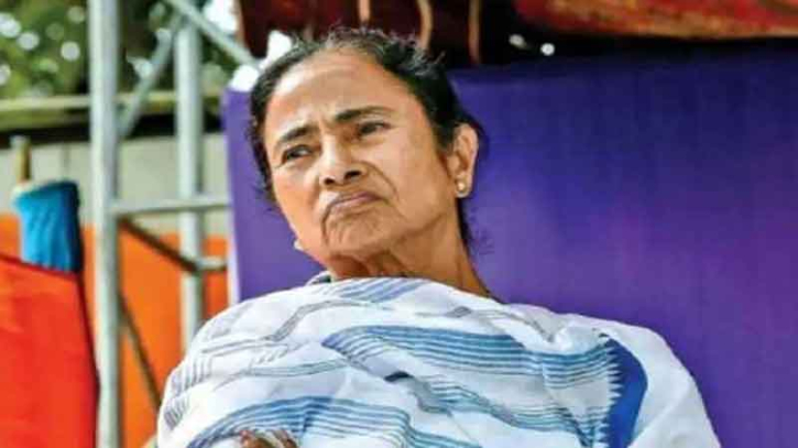 নিজের মাথা কেটে নিতে বললেন মমতা নিজের মাথা কেটে নিতে বললেন মমতা