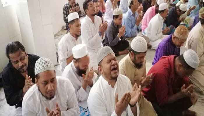 করোনা থেকে মুক্তি কামনায় মসজিদে মসজিদে দোয়া করোনা থেকে মুক্তি কামনায় মসজিদে মসজিদে দোয়া