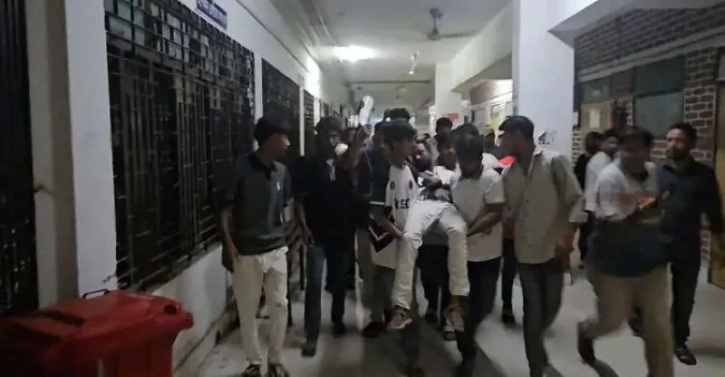মাইকে ‘ডাকাত’ ঘোষণা দিয়ে কার্যক্রম নিষিদ্ধ যুবলীগ নেতাকে পিটিয়ে-কুপিয়ে হত্যা
