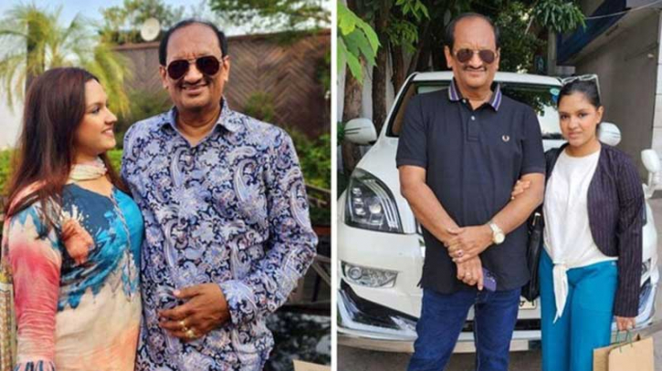 সেই ছাত্রীকে সঙ্গে নিয়ে আত্মসমর্পণ করে জামিন পেলেন মুশতাক সেই ছাত্রীকে সঙ্গে নিয়ে আত্মসমর্পণ করে জামিন পেলেন মুশতাক