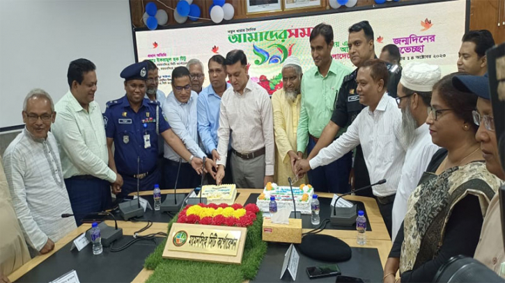স্মার্ট বাংলাদেশ বিনির্মাণে পাশে থাকবে আমাদের সময় : মেয়র টিটু স্মার্ট বাংলাদেশ বিনির্মাণে পাশে থাকবে আমাদের সময় : মেয়র টিটু