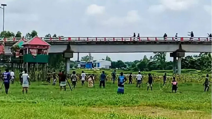 নরসিংদীতে ফুটবল খেলাকে কেন্দ্র করে সংঘর্ষে যুবক নিহত, আহত অর্ধশতাধিক নরসিংদীতে ফুটবল খেলাকে কেন্দ্র করে সংঘর্ষে যুবক নিহত, আহত অর্ধশতাধিক