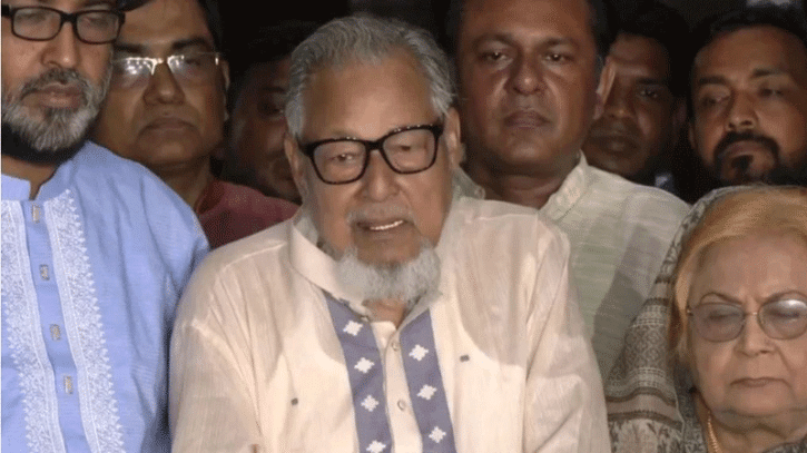 ২৪-এর গণঅভ্যুত্থান মুক্তিযুদ্ধের সমান হতে পারে না: নজরুল