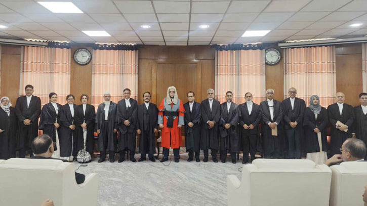 শপথ নিলেন হাইকোর্টের ২৩ বিচারপতি শপথ নিলেন হাইকোর্টের ২৩ বিচারপতি