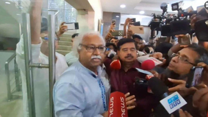 ঐকমত্য কমিশনের বৈঠকে হট্টগোল ঐকমত্য কমিশনের বৈঠকে হট্টগোল
