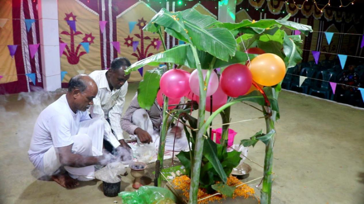 কারাম উৎসবে মতেছেে ওরাঁও সম্প্রদায় কারাম উৎসবে মতেছেে ওরাঁও সম্প্রদায়