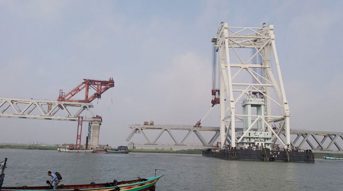 পদ্মা সেতুতে আরও ৫ স্প্যান বসছে এ মাসেই পদ্মা সেতুতে আরও ৫ স্প্যান বসছে এ মাসেই