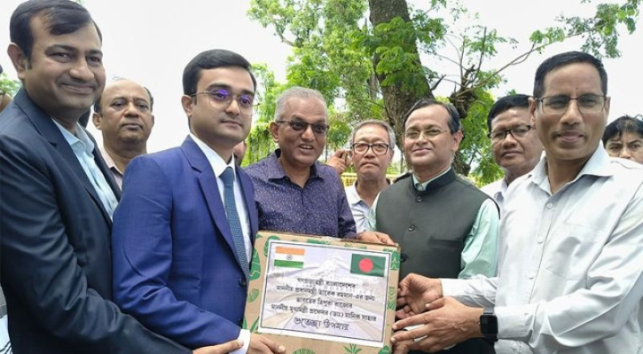 প্রধানমন্ত্রীর জন্য কিউ জাতের আনারস পাঠালেন ত্রিপুরার মুখ্যমন্ত্রী