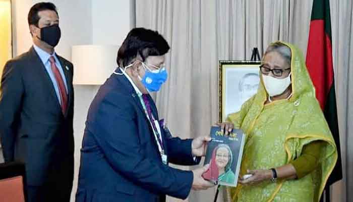 পররাষ্ট্রমন্ত্রীর নতুন বই ‘শেখ হাসিনা: বিমুগ্ধ বিস্ময়’ পররাষ্ট্রমন্ত্রীর নতুন বই ‘শেখ হাসিনা: বিমুগ্ধ বিস্ময়’