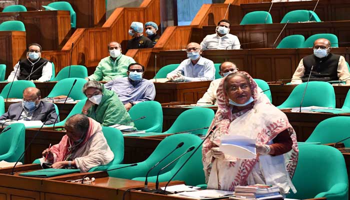 শিক্ষার্থীদের এক হাজার করে টাকা দেবে সরকার : প্রধানমন্ত্রী শিক্ষার্থীদের এক হাজার করে টাকা দেবে সরকার : প্রধানমন্ত্রী