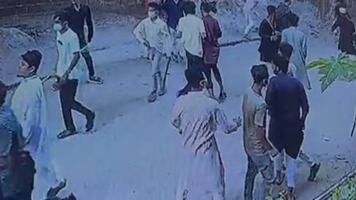 ‘পাঁচ কোটি টাকা চাঁদা’ না পেয়ে পল্লবীতে ব্যবসাপ্রতিষ্ঠানে গুলি-হামলা ‘পাঁচ কোটি টাকা চাঁদা’ না পেয়ে পল্লবীতে ব্যবসাপ্রতিষ্ঠানে গুলি-হামলা