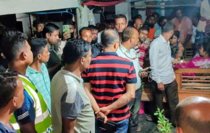 পার্বতীপুরে মা-মেয়ের ঝুলন্ত লাশ উদ্ধার