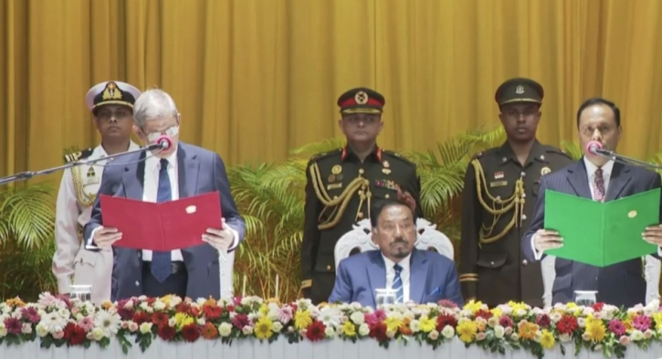 রাষ্ট্রপতি হিসেবে শপথ নিলেন মির্জা ফখরুল ইসলাম আলমগীর