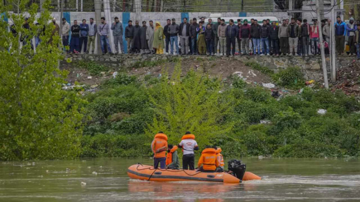 কাশ্মীরে নৌকা ডুবে ৬ জনের প্রাণহানি