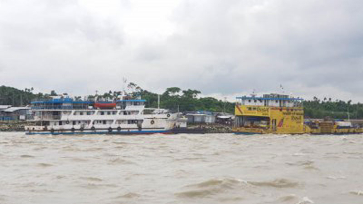 বৈরী আবহাওয়া: ভোলা-লক্ষ্মীপুর নৌ-রুটে যাত্রীবাহী লঞ্চ-সি-ট্রাক বন বৈরী আবহাওয়া: ভোলা-লক্ষ্মীপুর নৌ-রুটে যাত্রীবাহী লঞ্চ-সি-ট্রাক বন