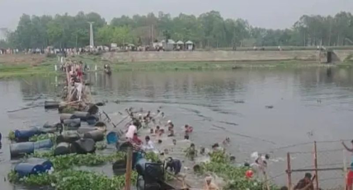 ব্রিজ ভেঙে ব্রহ্মপুত্র নদে পড়ে ৩ শিশুর মৃত্যু, নিখোঁজ ২