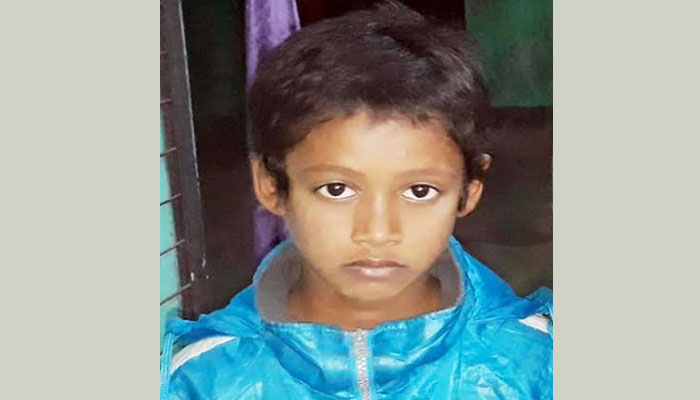 ঝালকাঠিতে দ্বিতীয় শ্রেণীর ছাত্রের ভিক্ষায় চলে সংসার ঝালকাঠিতে দ্বিতীয় শ্রেণীর ছাত্রের ভিক্ষায় চলে সংসার
