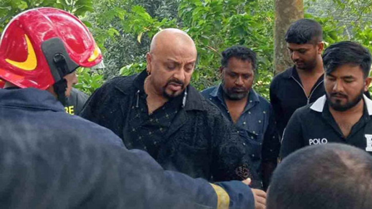 সড়ক দুর্ঘটনায় আহত চিত্রনায়ক রুবেল সড়ক দুর্ঘটনায় আহত চিত্রনায়ক রুবেল