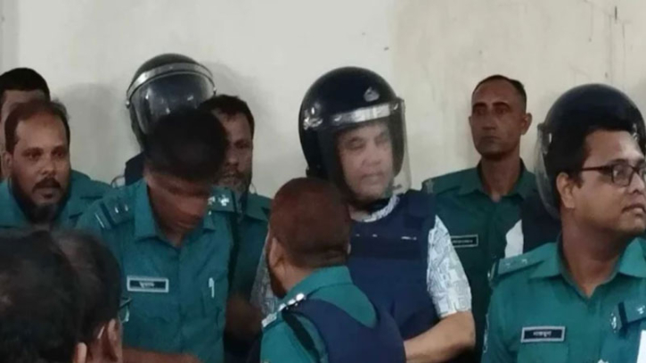 রিমান্ডে অসুস্থ হয়ে পড়লেন সাবের হোসেন চৌধুরী রিমান্ডে অসুস্থ হয়ে পড়লেন সাবের হোসেন চৌধুরী