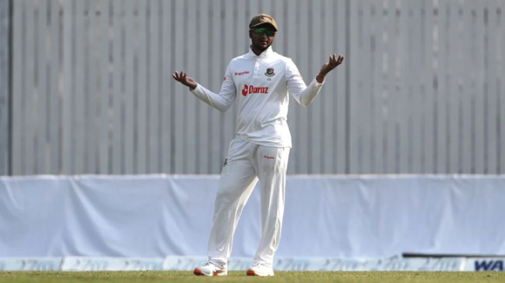 সাকিবের বোলিং নিষিদ্ধ করলো ইংল্যান্ড ক্রিকেট বোর্ড সাকিবের বোলিং নিষিদ্ধ করলো ইংল্যান্ড ক্রিকেট বোর্ড