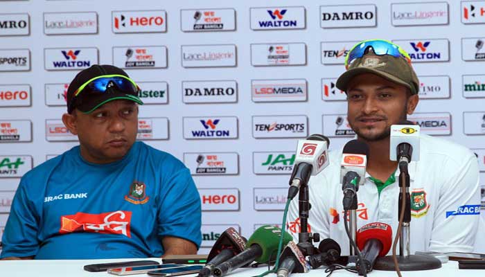 ঘুরে দাঁড়াতে পারবে দল : সাকিব ঘুরে দাঁড়াতে পারবে দল : সাকিব
