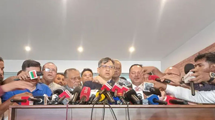 ডিসেম্বরের আগেই অধিকাংশ রাজনৈতিক দল নির্বাচন চেয়েছে: সালাহউদ্দিন ডিসেম্বরের আগেই অধিকাংশ রাজনৈতিক দল নির্বাচন চেয়েছে: সালাহউদ্দিন